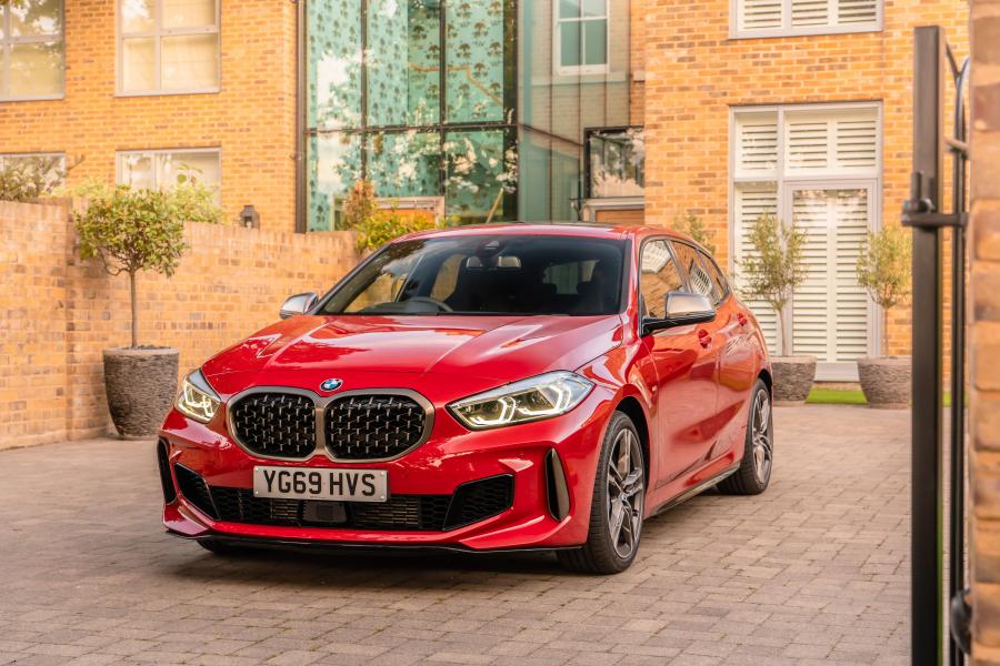  BMW M135i xDrive (F40) 2019 года  (UK) (фото 11 из 50)
